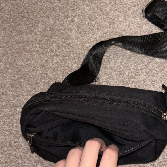 ⭕️SHEIN Black Belt Bag - Picture 3 of 6